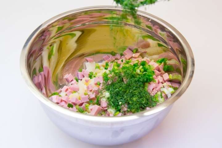 резать укроп