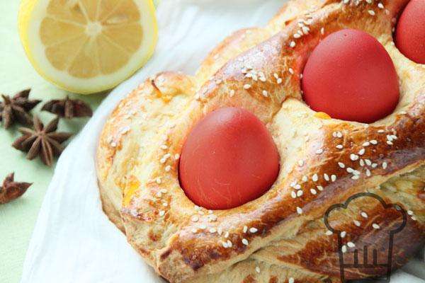Греческий пасхальный хлеб готов!