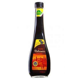темная бутылка с винным уксусом