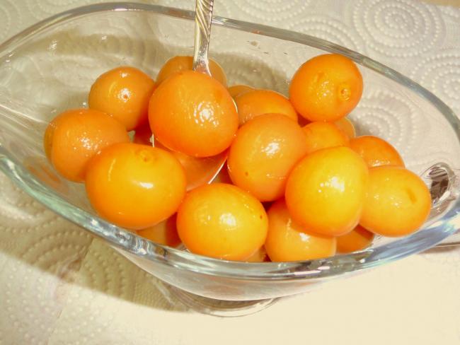 желтая консервированная черешня