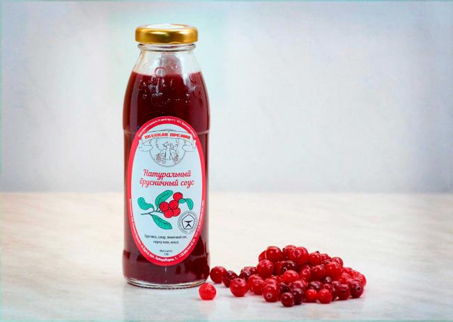 бутылка с брусничным соусом