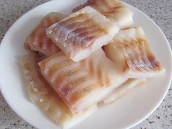 кусочки филе рыбы трески