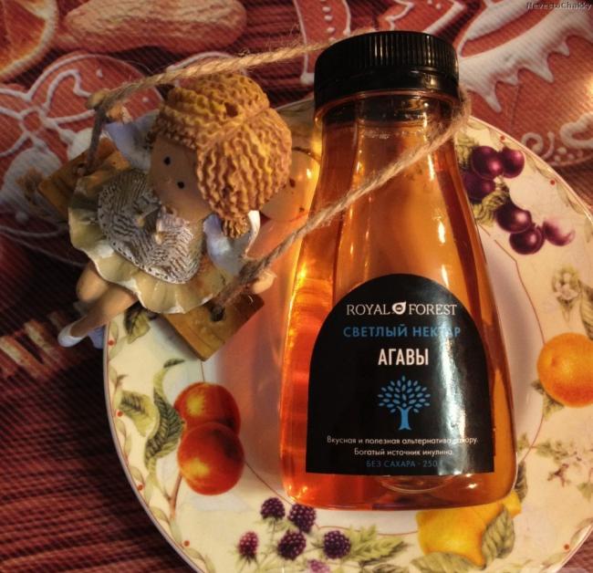 небольшая баночка с сиропом агавы