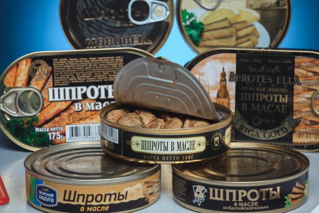 банки со шпротами