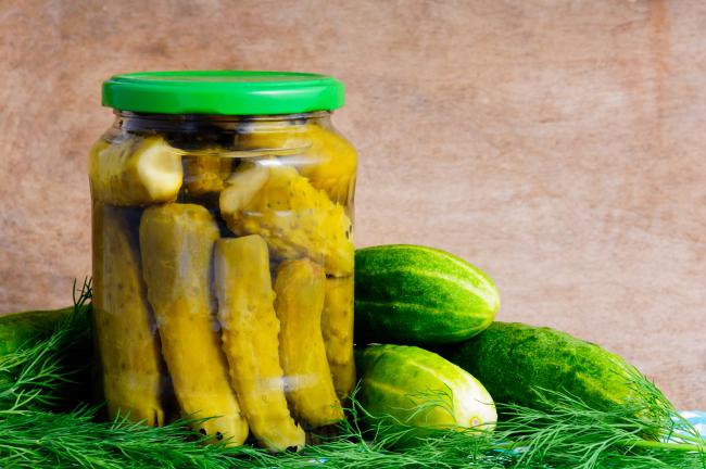 свежие и маринованные корнишоны