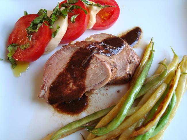 овощи мясо и бальзамический уксус