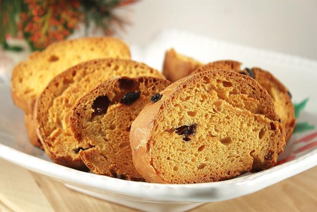сладкие сухари с изюмом