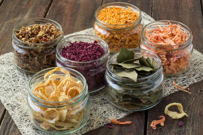 баночки с сушеными продуктами