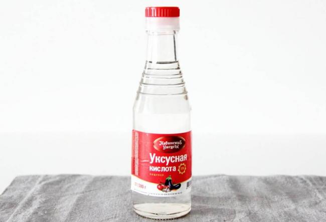 бутылка уксусной эссенции