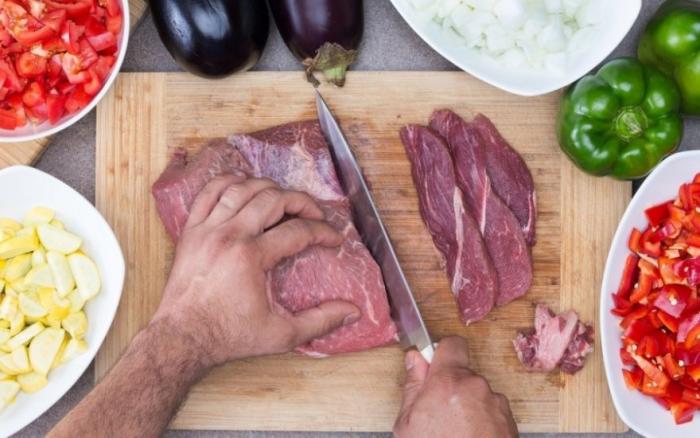 нарезаем мясо