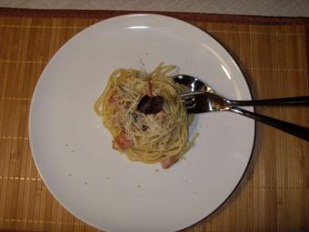 карбонара с грибами и беконом