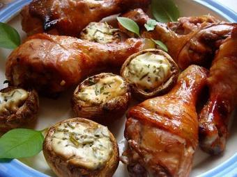голень куриная с шампиньонами