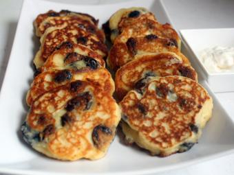 сырники из творога с изюмом