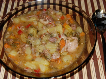 тушеная картошка с тушенкой