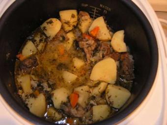 тушеный картофель с мясом