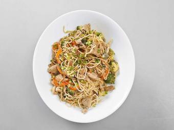 рецепт приготовления вкусной свиной вырезки с овощами и лапшой Рамен