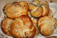 булочки с маком и кунжутом