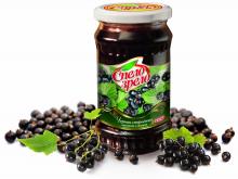 банка сока из черной смородины