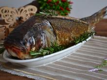 целиком запеченная рыба